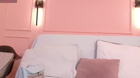 Snapshot of mia_colllins chatting on 13, 5, 2026 Mia 3 online show from 13, 5, 2026