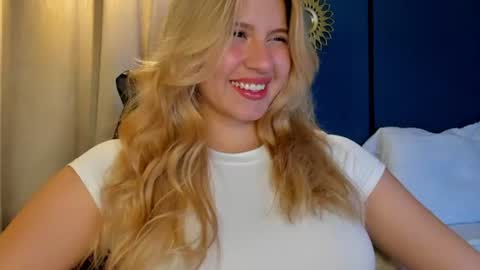 Snapshot of mia_curry chatting on 16, 7, 2026 M I A online show from 16, 7, 2026