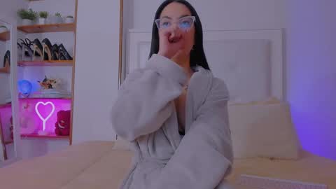 Snapshot of mia_daniellshot chatting on 5, 3, 2025 Sarah Luna online show from 5, 3, 2025