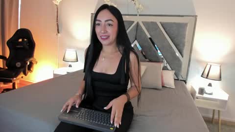 mia_davis__ online show from 29, 5, 2026