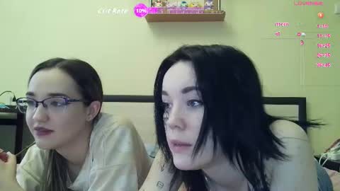 Snapshot of mia_ellis_ chatting on 20, 6, 2026 Mia and Jenny online show from 20, 6, 2026