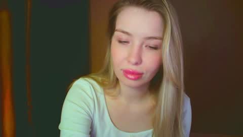 Snapshot of mia_fleur_ chatting on 6, 12, 2024 Mia online show from 6, 12, 2024