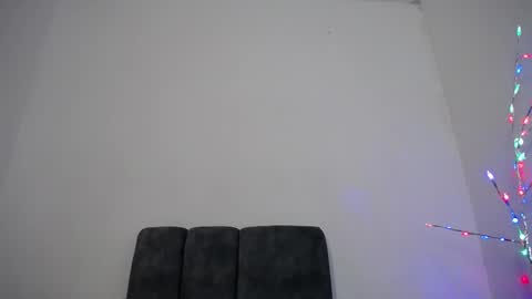 M I A online show from 23, 12, 2025