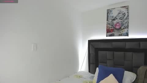 mia fox online show from 13, 1, 2026