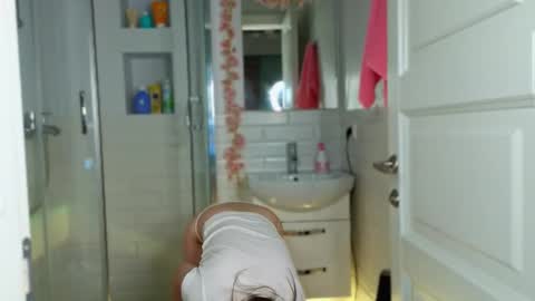 Mia online show from 26, 2, 2025