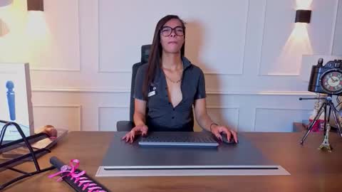 Snapshot of mia_gatesvg chatting on 5, 2, 2026 Mia online show from 5, 2, 2026