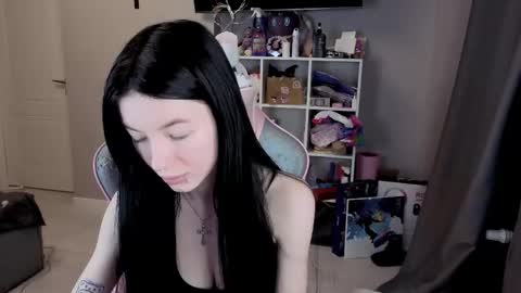 Snapshot of mia_gothh chatting on 18, 2, 2026 MIA HELP ME REACH 100 LIKES online show from 18, 2, 2026