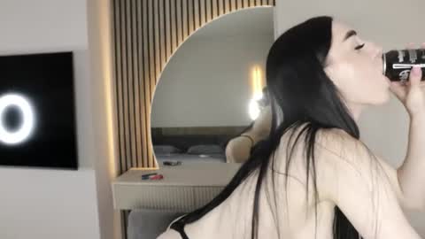 Snapshot of mia_gothh chatting on 29, 6, 2026 MIA HELP ME REACH 100 LIKES online show from 29, 6, 2026