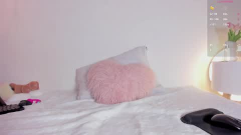  I am Mia  online show from 9, 4, 2026