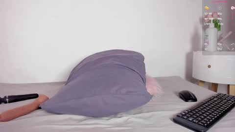  I am Mia  online show from 18, 4, 2026