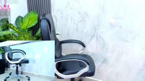 Mia.... Nice to meet you  thumb up me please its important online show from 15, 10, 2025