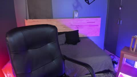 Val  online show from 3, 2, 2025