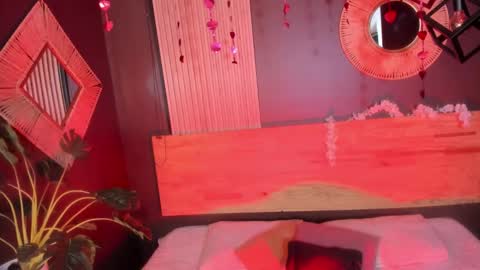 Snapshot of mia_jagger chatting on 21, 12, 2025 Val online show from 21, 12, 2025