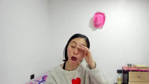 mia kaneee online show from 11, 12, 2024