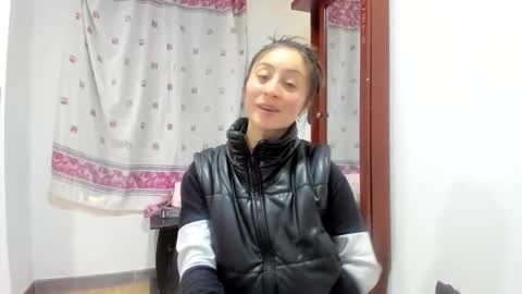 mia kaneee online show from 11, 12, 2024