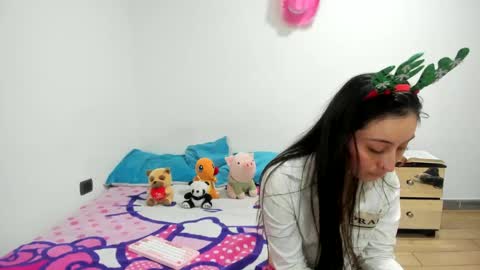 mia kaneee online show from 15, 12, 2024