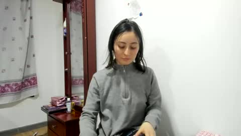 mia kaneee online show from 16, 12, 2024