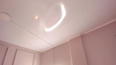 Mia online show from 8, 4, 2026