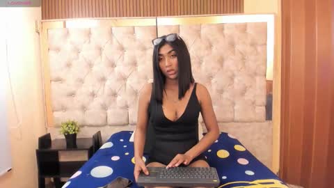 Mia.  online show from 12, 5, 2026