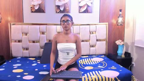 Mia.  online show from 14, 5, 2026