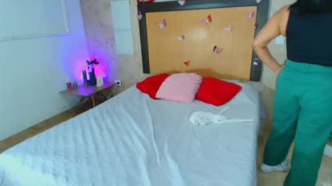 Snapshot of mia_lopez52 chatting on 20, 5, 2026 MIALOPEZ . Y . online show from 20, 5, 2026