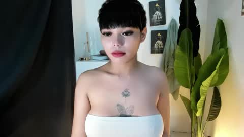 Snapshot of mia_lover9 chatting on 16, 5, 2026 M I A online show from 16, 5, 2026