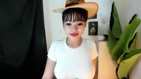 Snapshot of mia_lover9 chatting on 8, 6, 2026 M I A online show from 8, 6, 2026