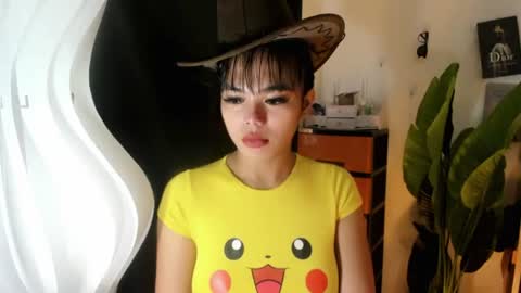 Snapshot of mia_lover9 chatting on 23, 7, 2026 M I A online show from 23, 7, 2026