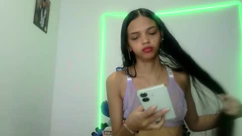 Snapshot of mia_lucy_21 chatting on 20, 10, 2025 mia lucy 21 online show from 20, 10, 2025