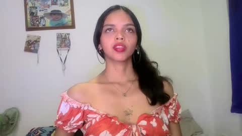 Snapshot of mia_lucy_21 chatting on 5, 12, 2025 mia lucy 21 online show from 5, 12, 2025