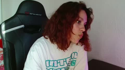 mia_luiza online show from 8, 6, 2026