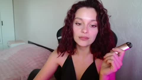 Snapshot of mia_luiza chatting on 17, 6, 2026 mia_luiza online show from 17, 6, 2026