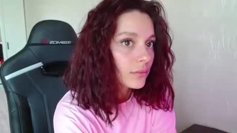 Snapshot of mia_luiza chatting on 18, 6, 2026 mia_luiza online show from 18, 6, 2026