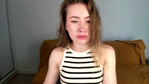 Snapshot of mia_luxx92 chatting on 13, 6, 2026 Mia online show from 13, 6, 2026