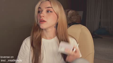 Snapshot of mia_milagros chatting on 24, 12, 2024 mia_milagros online show from 24, 12, 2024