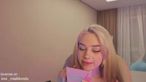 Snapshot of mia_milagros chatting on 29, 12, 2024 mia_milagros online show from 29, 12, 2024