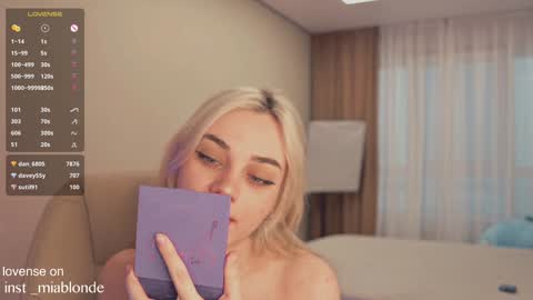 Snapshot of mia_milagros chatting on 8, 1, 2025 mia_milagros online show from 8, 1, 2025