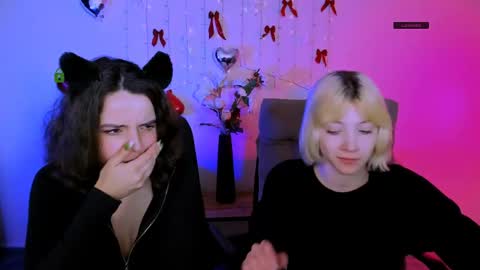 mia_mooon_ online show from 18, 4, 2026