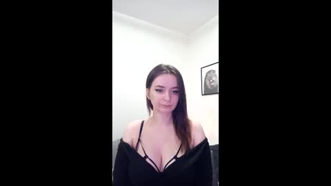 Mia online show from 8, 2, 2026