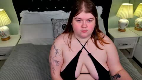 Sweet Mia online show from 30, 11, 2025