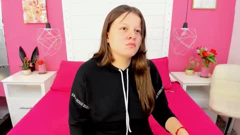 Mia  online show from 24, 11, 2025