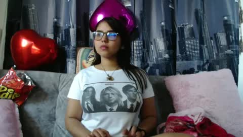 Mia  online show from 27, 2, 2025