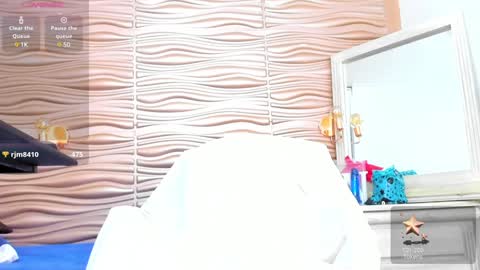 Snapshot of mia_pineda chatting on 21, 12, 2024 Mariana online show from 21, 12, 2024