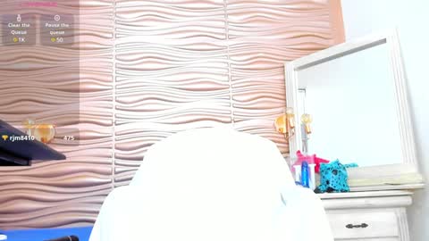 Snapshot of mia_pineda chatting on 21, 12, 2024 Mariana online show from 21, 12, 2024