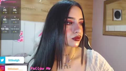 Snapshot of mia_ponce_a chatting on 7, 11, 2025 MIA online show from 7, 11, 2025