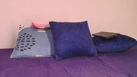 Mia Roush online show from 17, 12, 2025