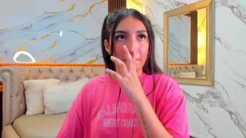 Mia online show from 19, 9, 2025