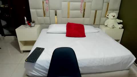 MIA HOT online show from 25, 4, 2026