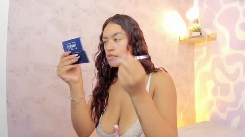 Mia . online show from 8, 4, 2026