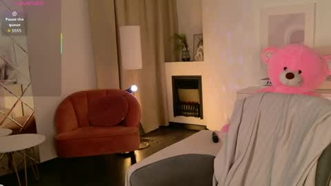 Snapshot of mia_silk chatting on 8, 5, 2026 Mia online show from 8, 5, 2026